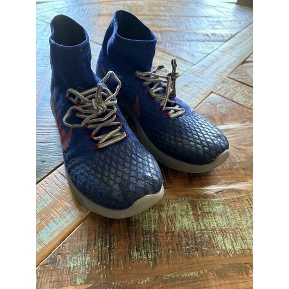 Athletic_Shoes